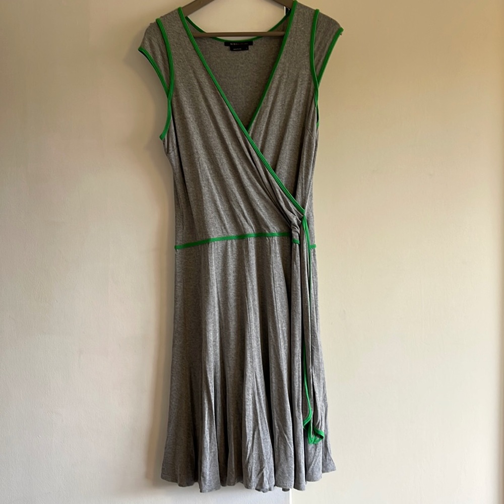 Heather grey BCBG jersey dress with green trim, side tie, extra great attitude